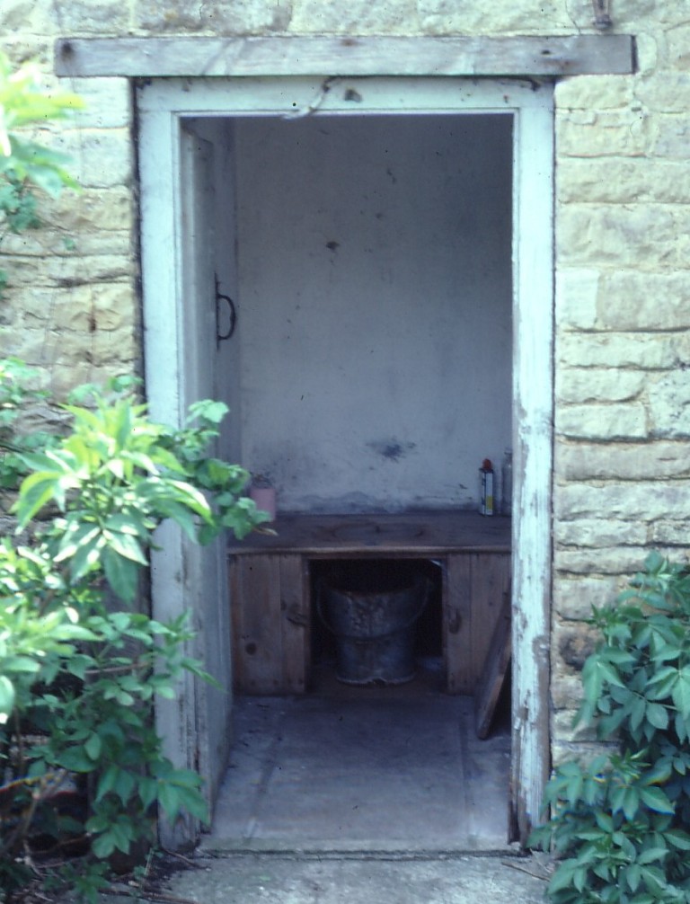 Bucket latrine